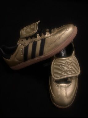 Adidas Womens Gold and Black Samba Sneakers US 6, UK 4.5